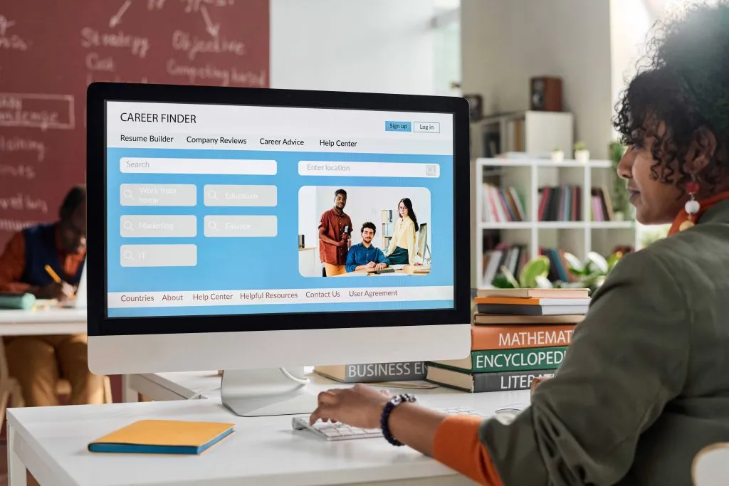 DIPLOMA IN COMPUTER & DIGITAL SKILLS